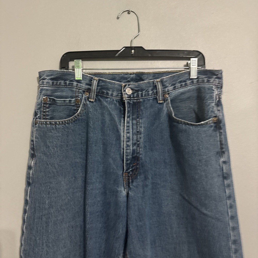 Levis 505 Blue Jeans Mens 36x34 Faded Light Wash Straight Work Pants - Picture 10 of 16
